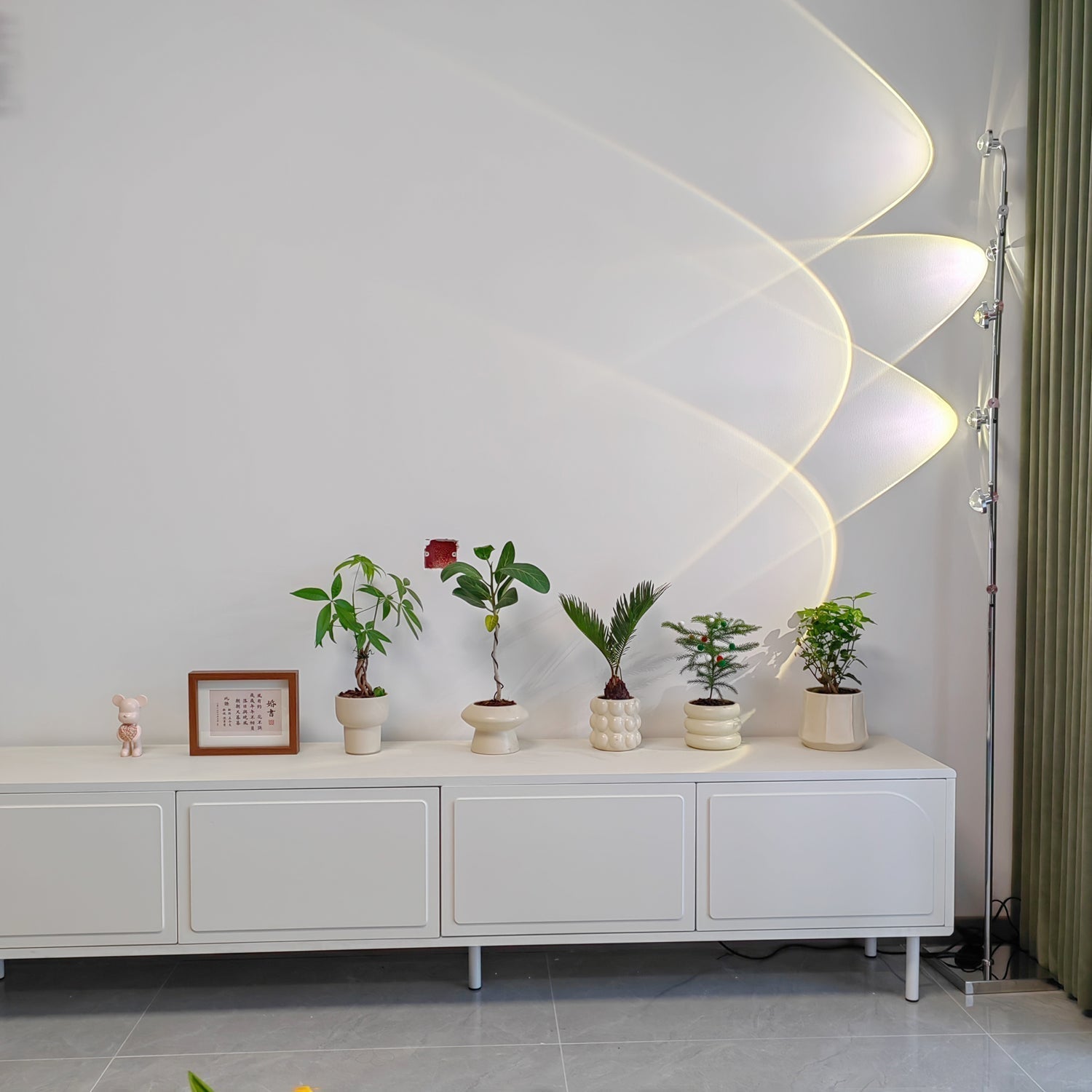 Receiv Steel Floor Lamp
