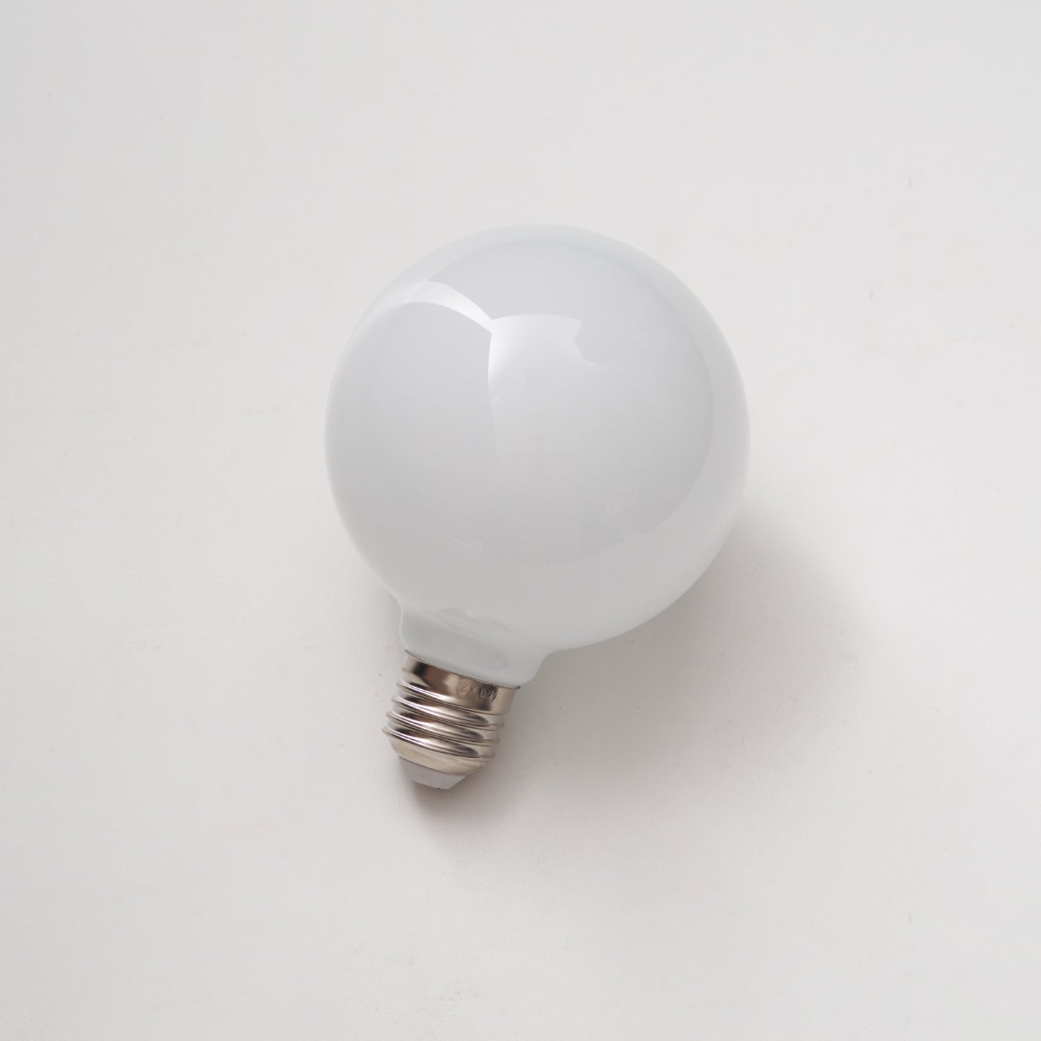 Luno LED Bulb White E27 E26 - Neutral Decor