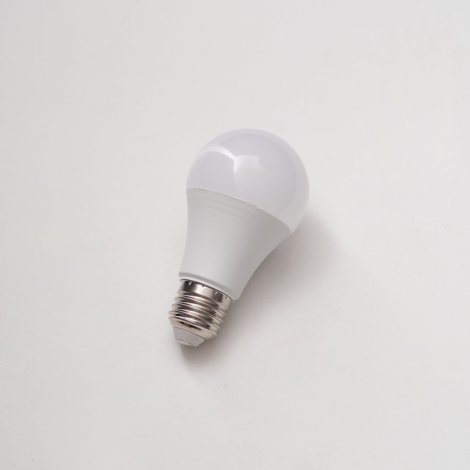 Luno LED Bulb White E27 E26 - Neutral Decor