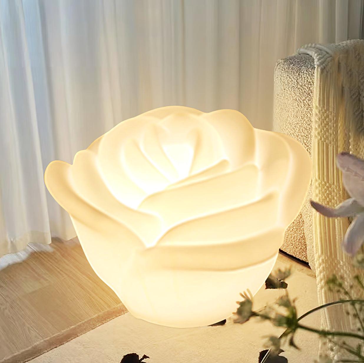Rosebud Elegant Table Lamp