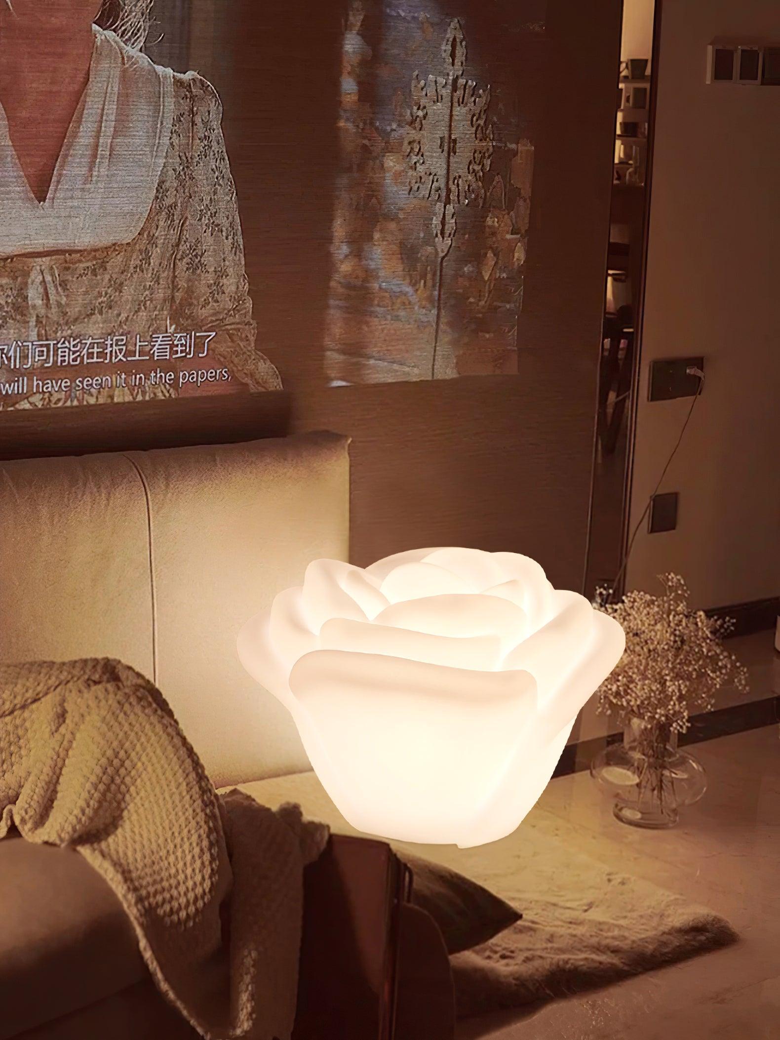 Rosebud Elegant Table Lamp