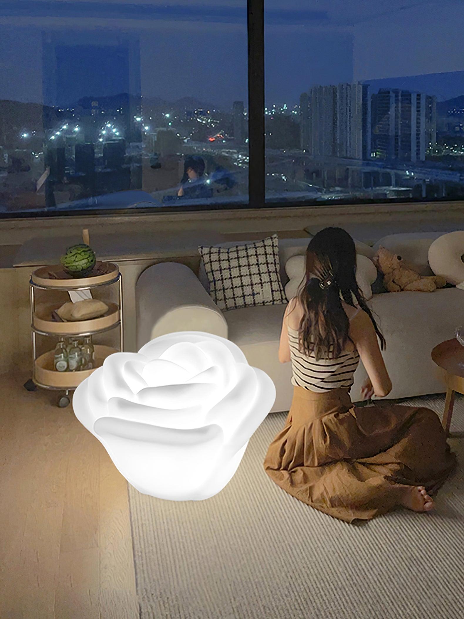 Rosebud Elegant Table Lamp