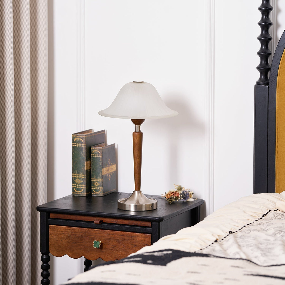 Elviveria Vintage Wood Table Lamp