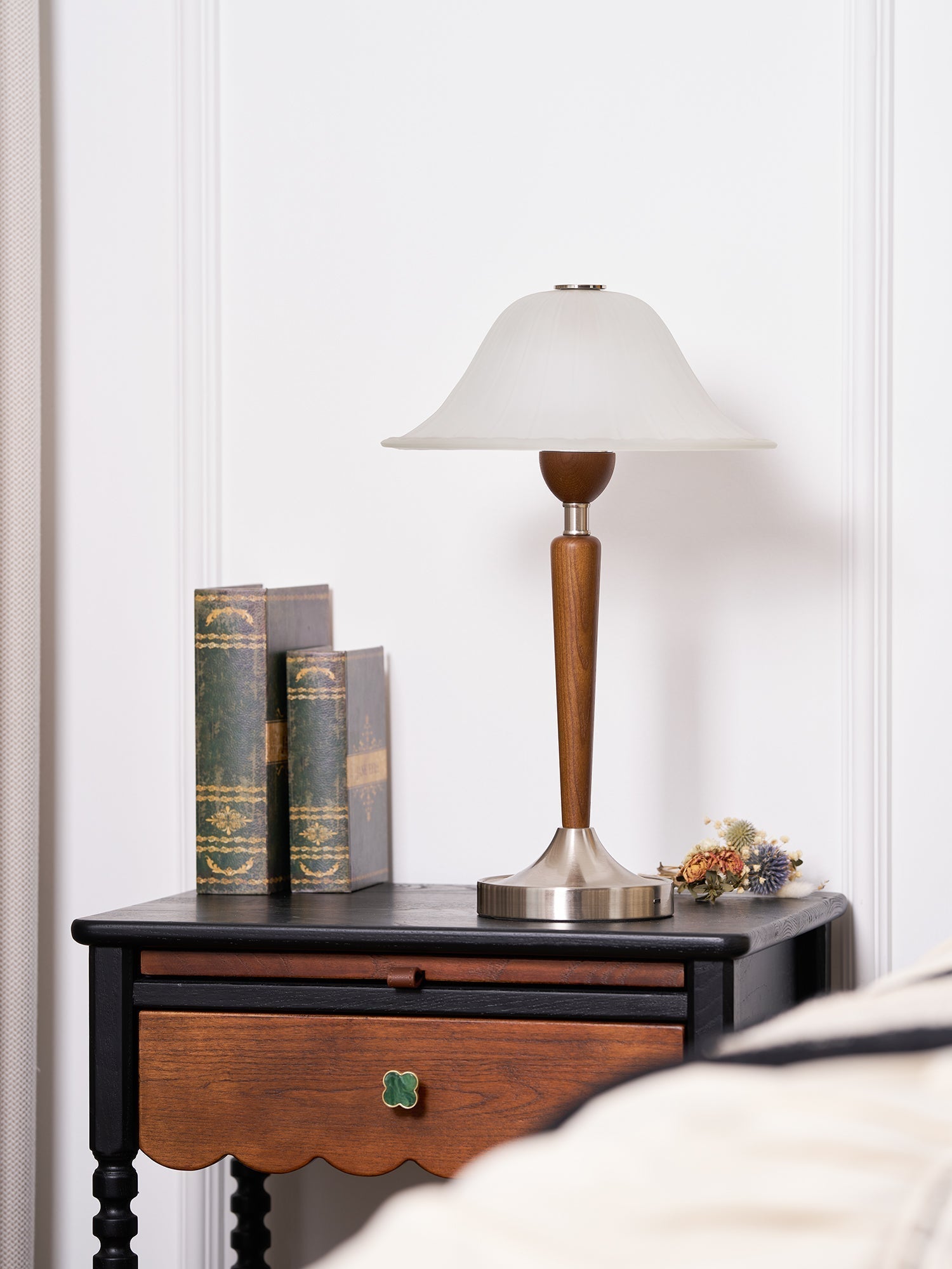 Elviveria Vintage Wood Table Lamp