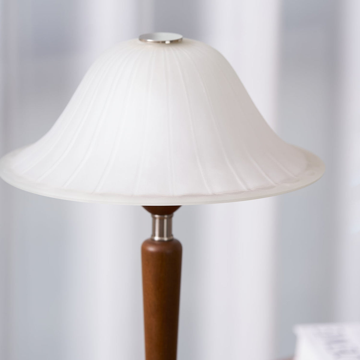 Elviveria Vintage Wood Table Lamp