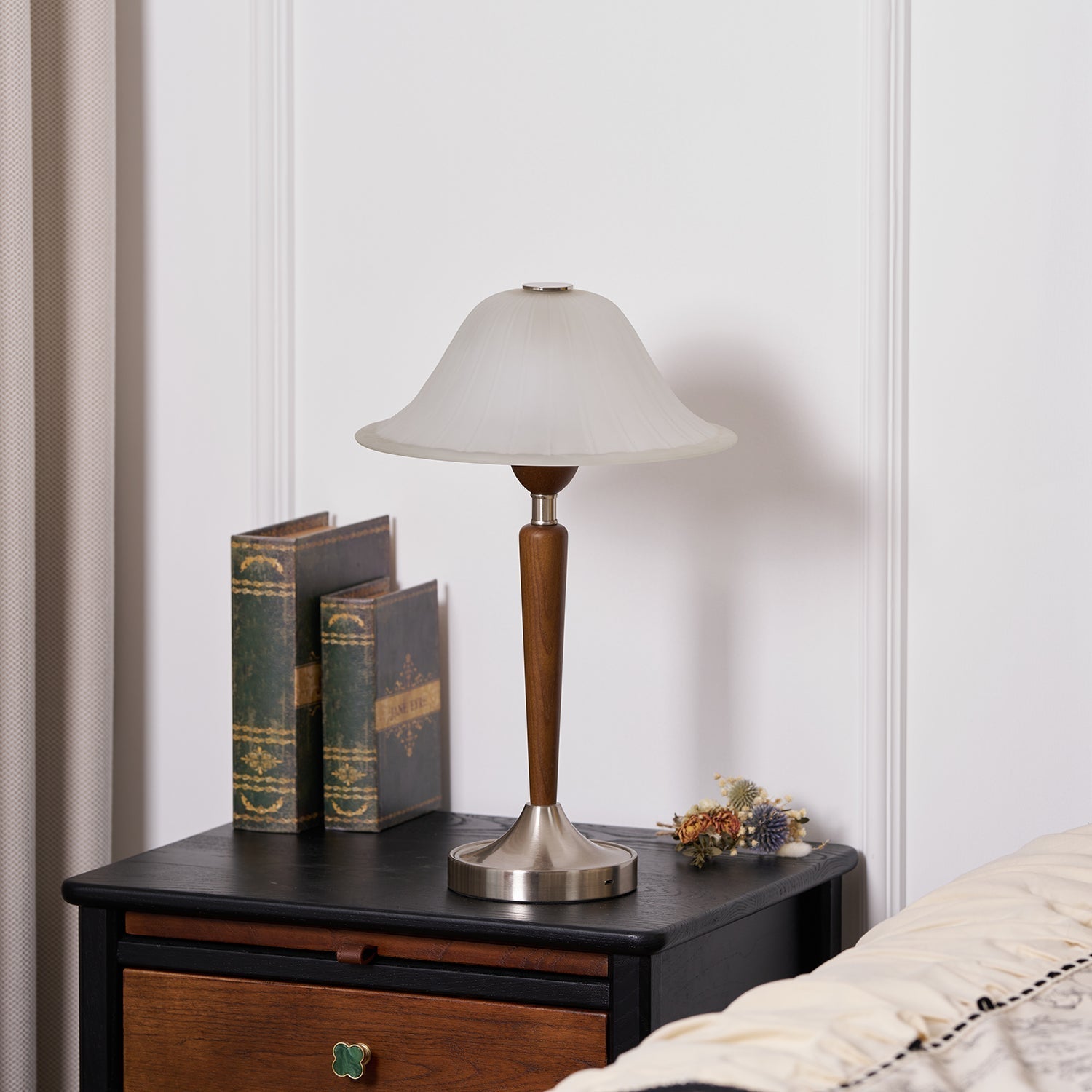 Elviveria Vintage Wood Table Lamp