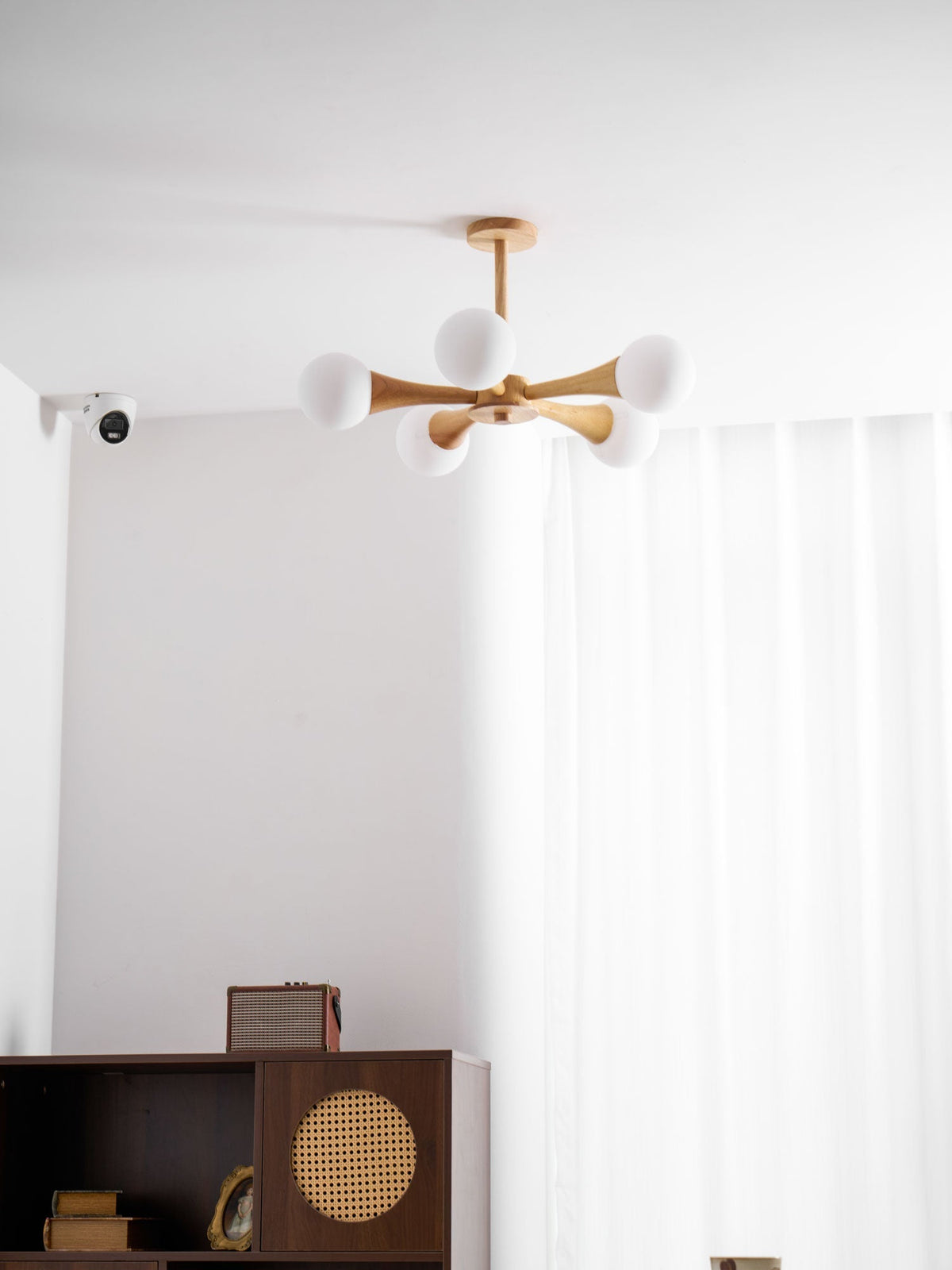 Briarshire Wooden Nera Chandelier