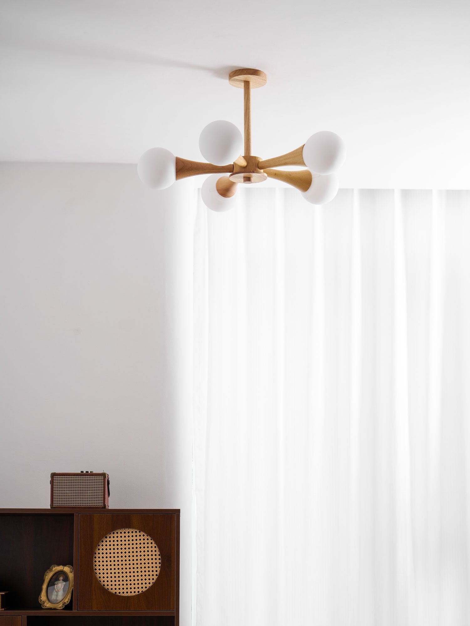 Briarshire Wooden Nera Chandelier