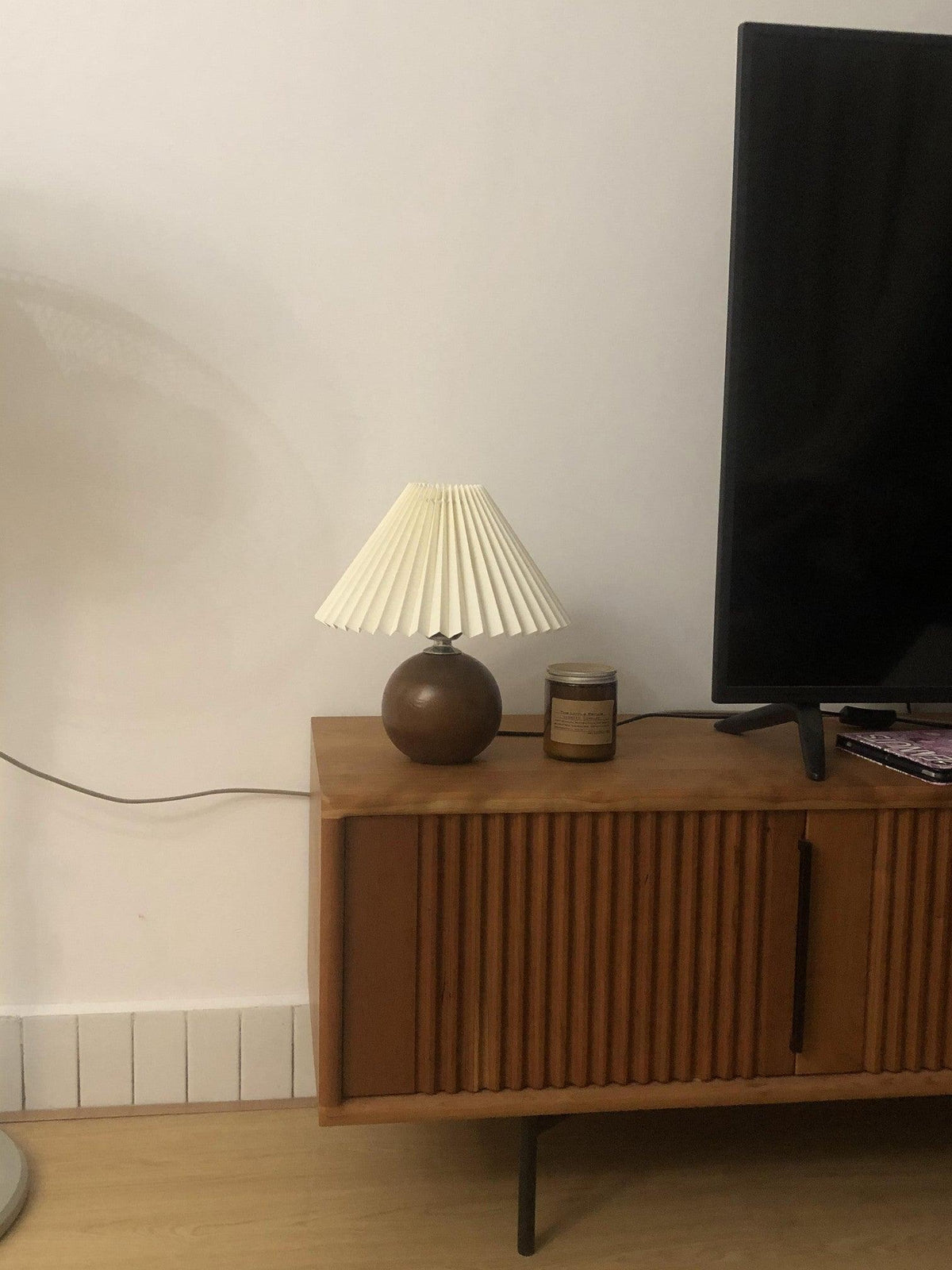 Zesilon Wooden Ball Table Lamp