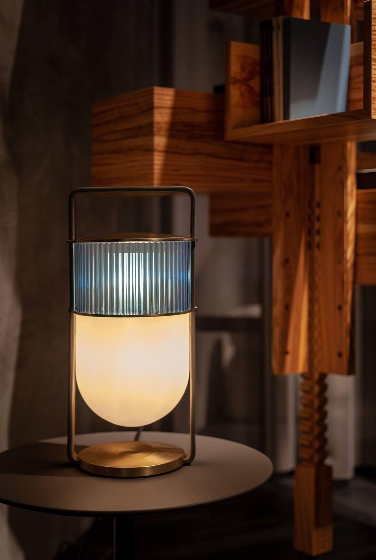 Kiorven Glass Artistic Table Lamp