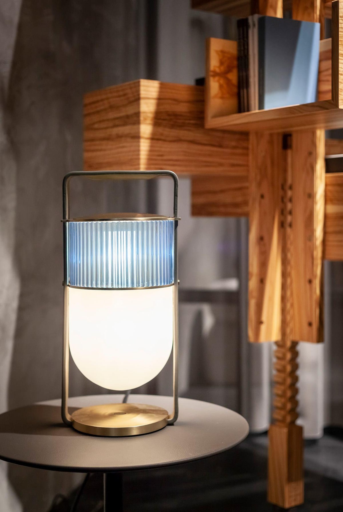 Kiorven Glass Artistic Table Lamp