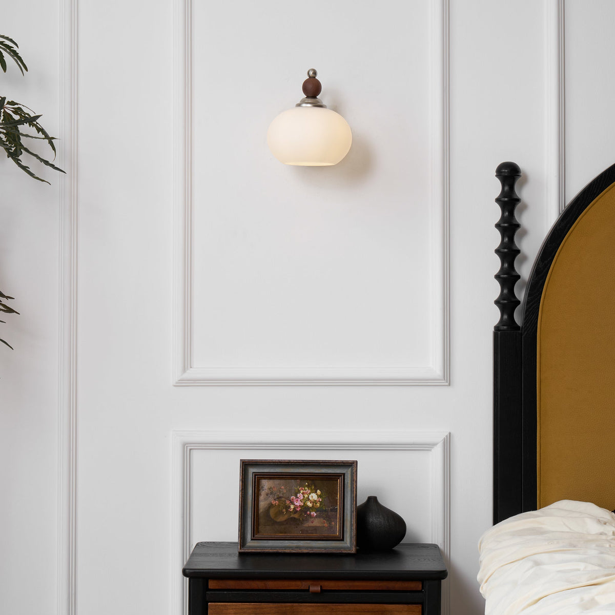Vicare Premium Nordic Art Glass Wall Lamp