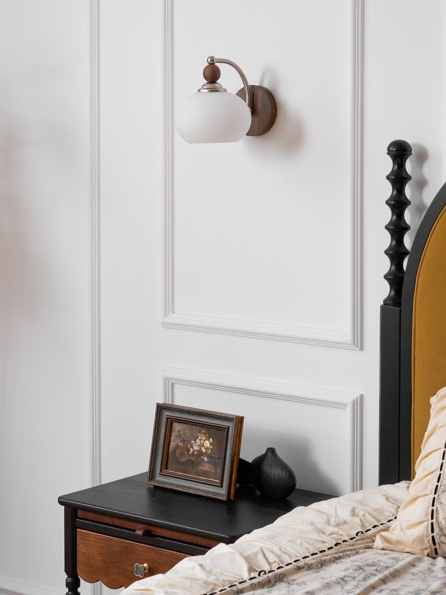 Vicare Premium Nordic Art Glass Wall Lamp