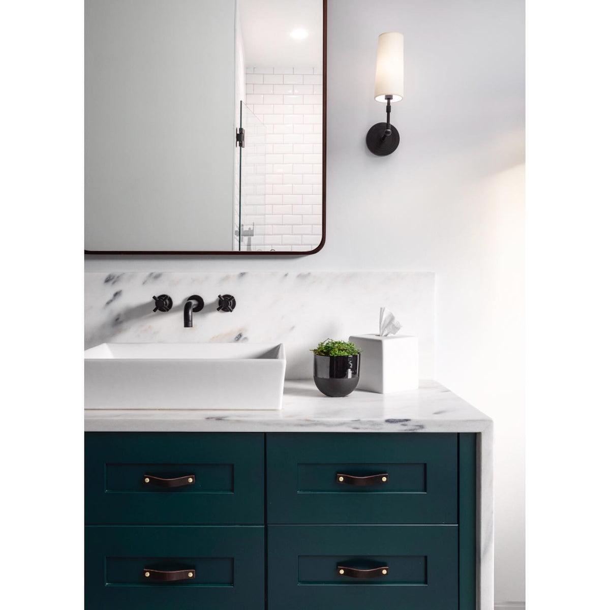 Elaiella Wall Lamp