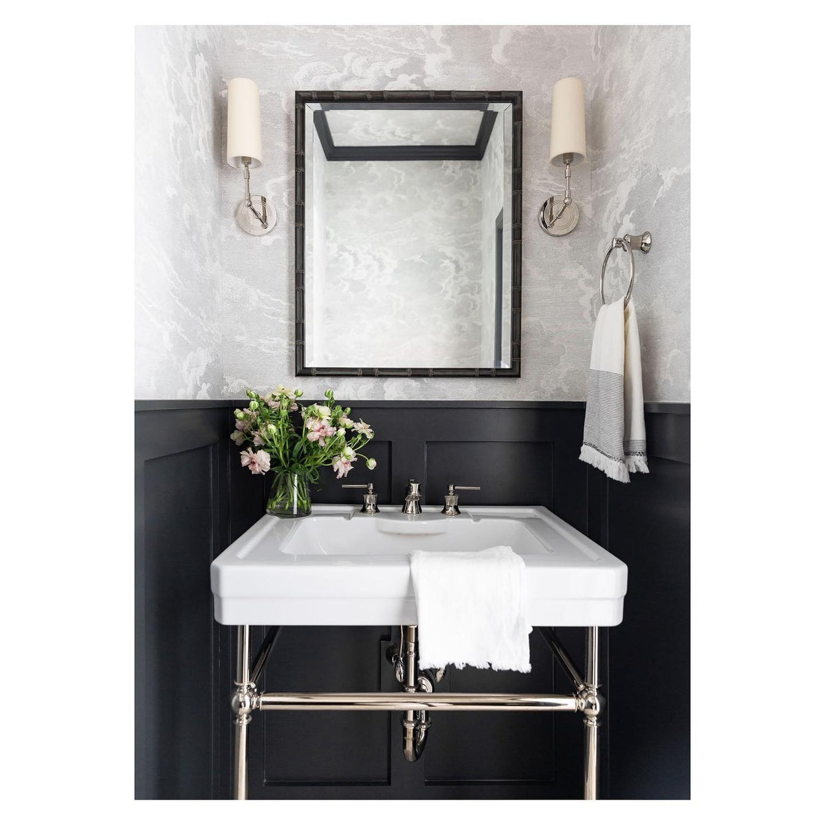 Elaiella Wall Lamp