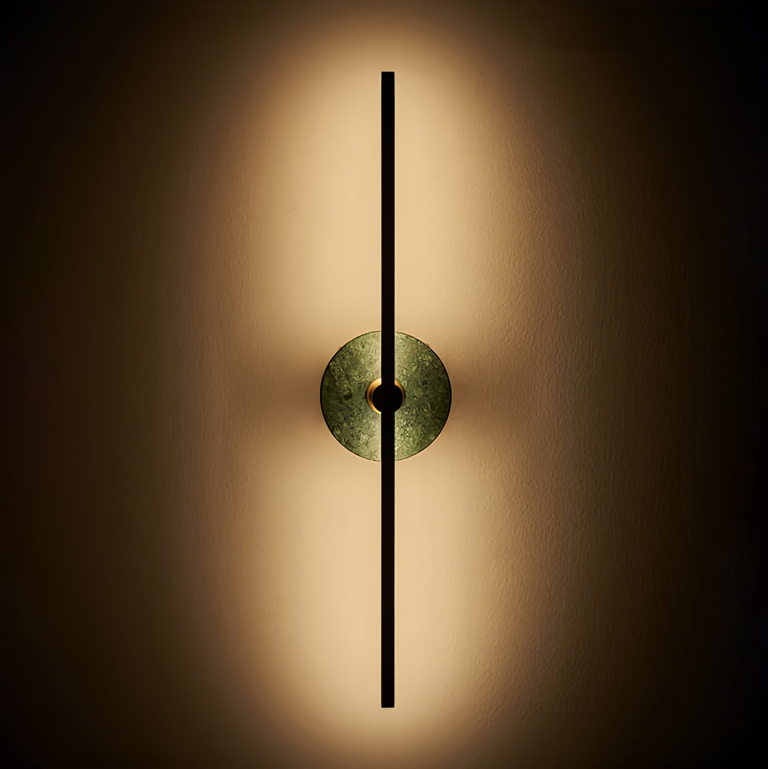 Albivine Linear Alabaster Wall Light