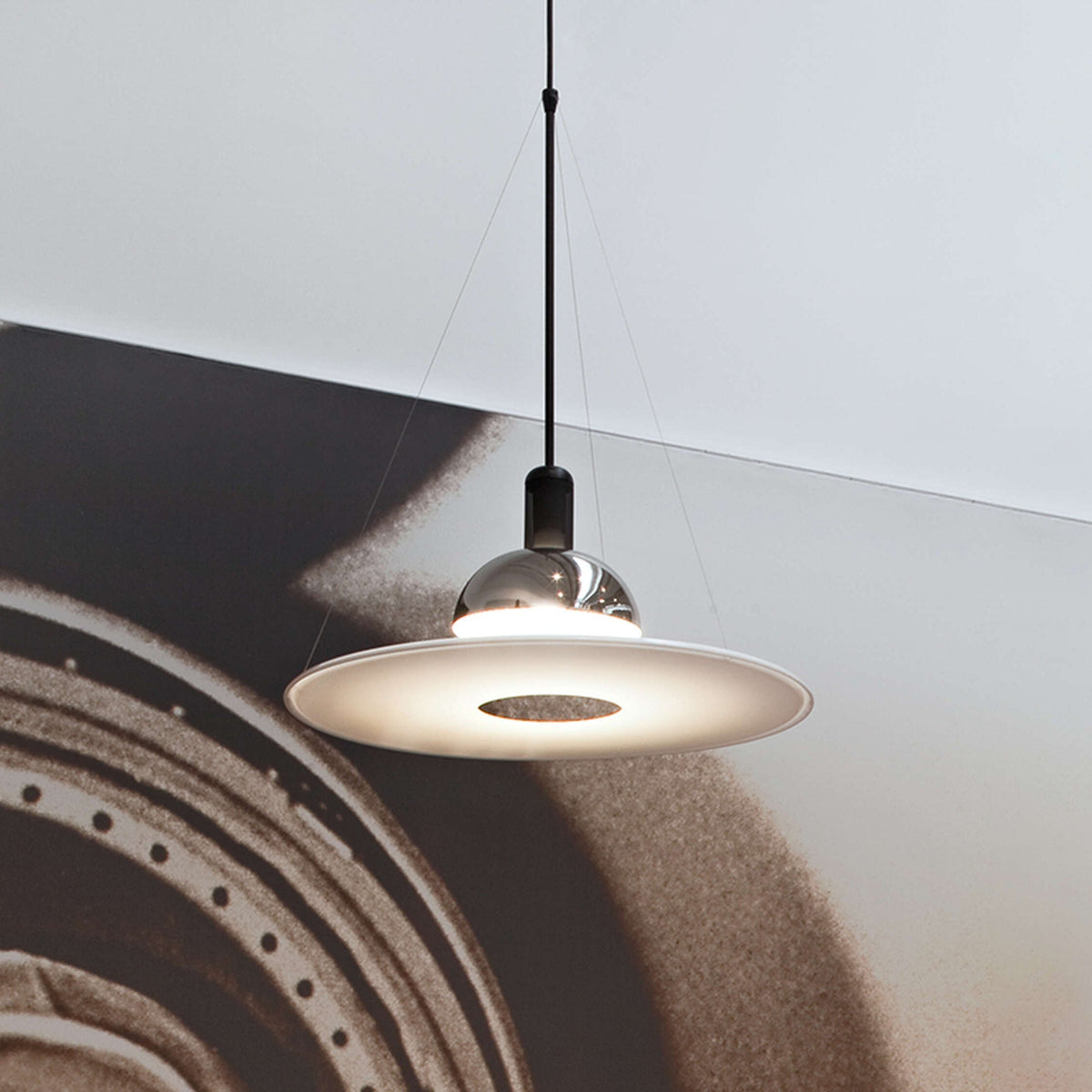 Viraeleria Flying Saucer Pendant Light