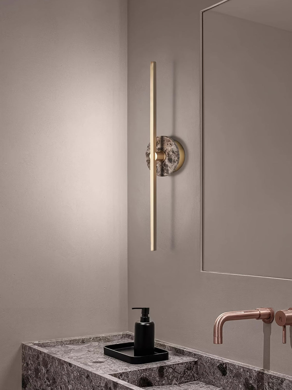 Albivine Linear Alabaster Wall Light